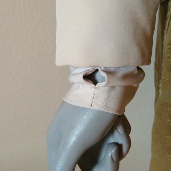 🌟 3/$30. Medium Light Jacket - Picture 3 of 6